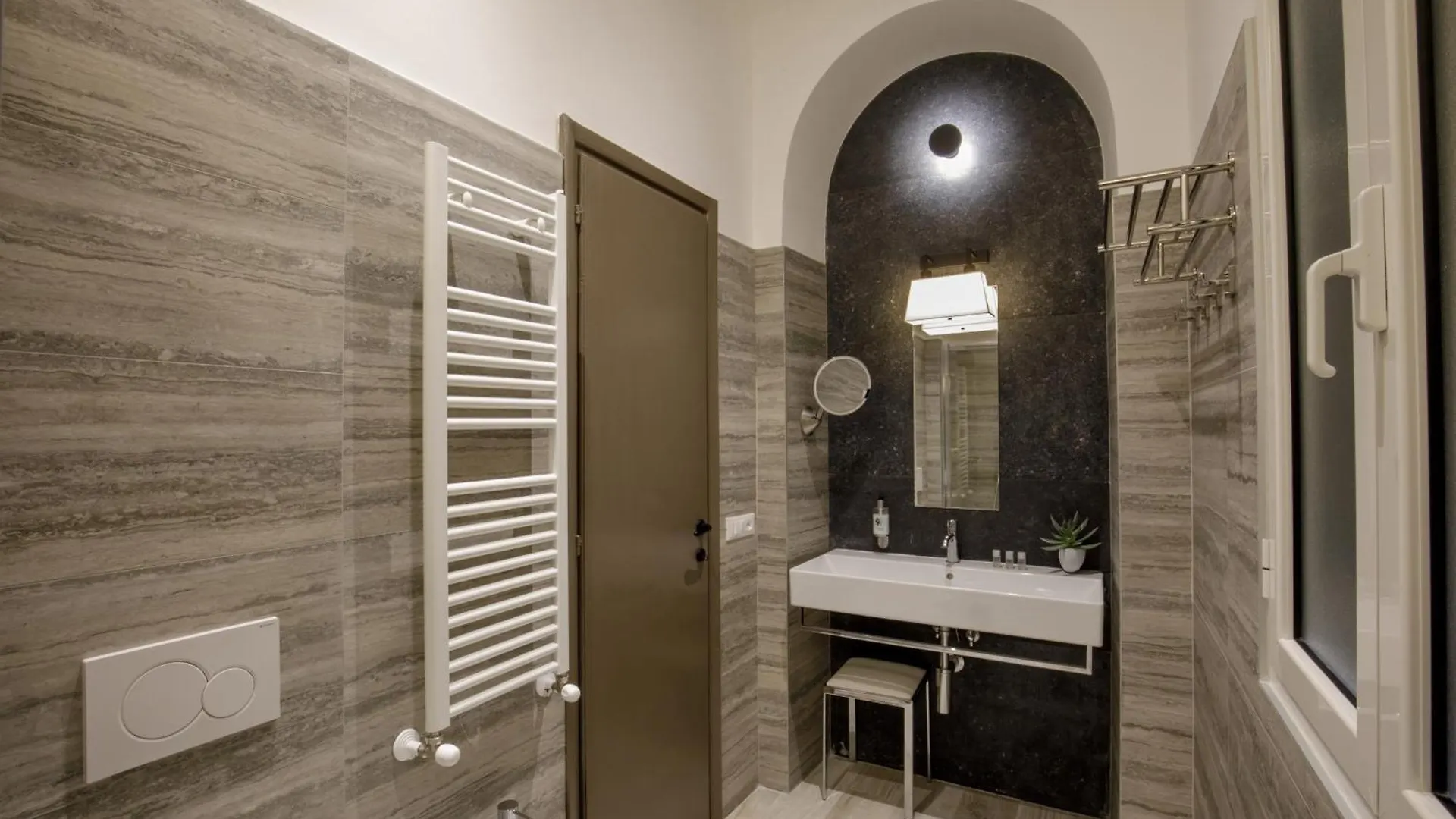 Aenea Inn Rome 3*,